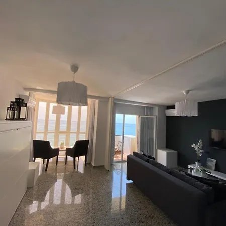 Winston Mar Y Sierra 푸엔히롤라