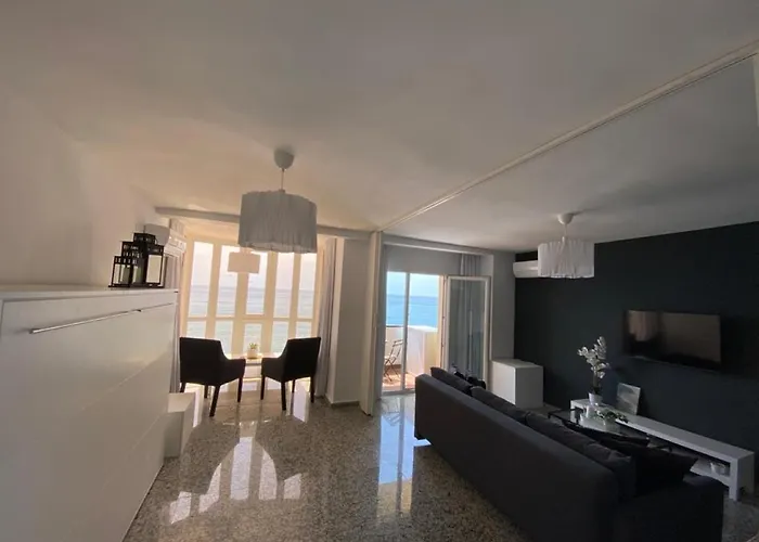 Winston Mar Y Sierra 푸엔히롤라